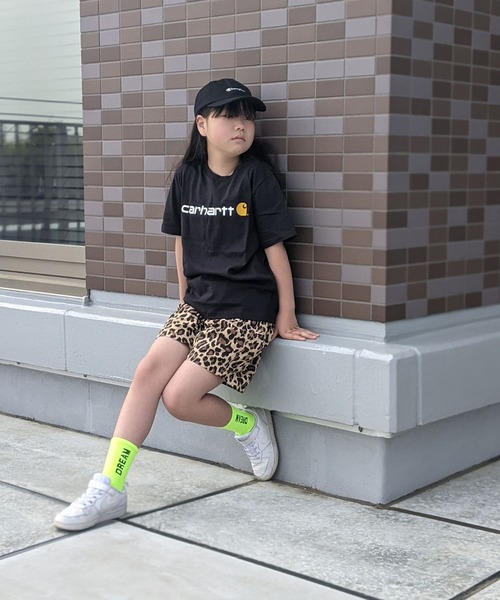 Carhartt（カーハート）の「carhartt／カーハート　キッズ　ロゴTee（Tシャツ/カットソー・キッズ・ブラック/グレー・SMALL/MEDIUM/LARGE）」の16枚目の写真