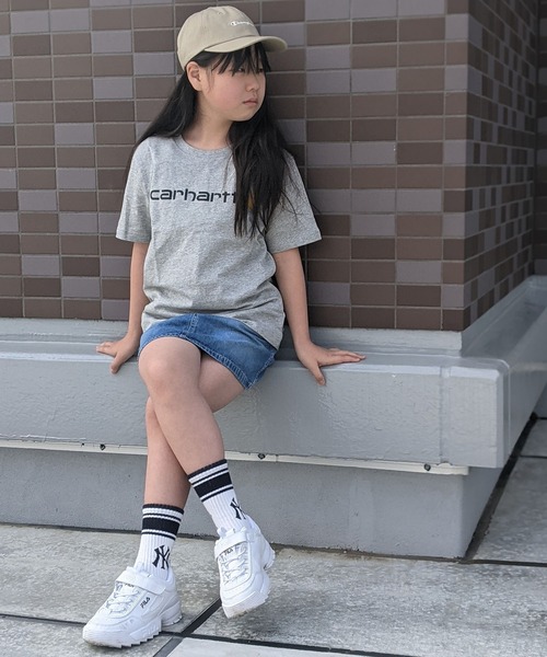 Carhartt（カーハート）の「carhartt／カーハート　キッズ　ロゴTee（Tシャツ/カットソー・キッズ・ブラック/グレー・SMALL/MEDIUM/LARGE）」の9枚目の写真