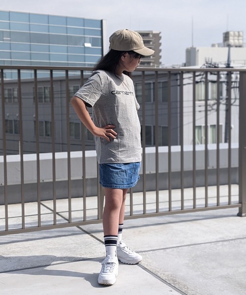 Carhartt（カーハート）の「carhartt／カーハート　キッズ　ロゴTee（Tシャツ/カットソー・キッズ・ブラック/グレー・SMALL/MEDIUM/LARGE）」の6枚目の写真