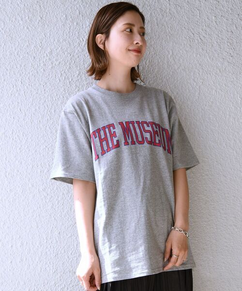 Russell Athletic（ラッセルアスレティック）の「【WEB限定/SHIPS別注】RUSSELL ATHLETIC: カレッジ プリント Tシャツ（Tシャツ/カットソー・メンズ・ホワイト/ブラック/グレー/オフホワイト・SMALL/MEDIUM/LARGE/X-LARGE）」の4枚目の写真