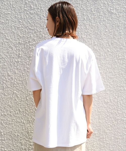 Russell Athletic（ラッセルアスレティック）の「【WEB限定/SHIPS別注】RUSSELL ATHLETIC: カレッジ プリント Tシャツ（Tシャツ/カットソー・メンズ・ホワイト/ブラック/グレー/オフホワイト・SMALL/MEDIUM/LARGE/X-LARGE）」の17枚目の写真