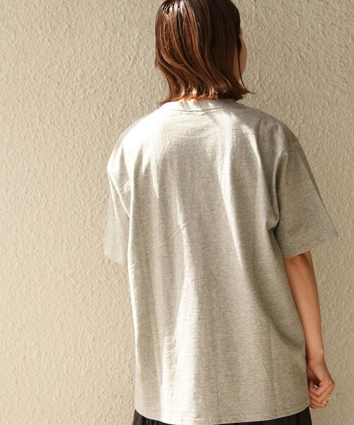 Russell Athletic（ラッセルアスレティック）の「【WEB限定/SHIPS別注】RUSSELL ATHLETIC: カレッジ プリント Tシャツ（Tシャツ/カットソー・メンズ・ホワイト/ブラック/グレー/オフホワイト・SMALL/MEDIUM/LARGE/X-LARGE）」の20枚目の写真