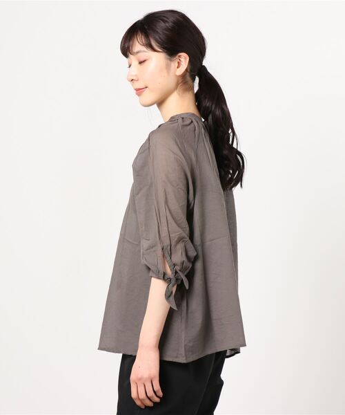 NAVY（ネイビー）の「袖リボン デザイン袖 7分袖ブラウス（シャツ/ブラウス・レディース・ホワイト/グレー/ネイビー・フリー）」の4枚目の写真