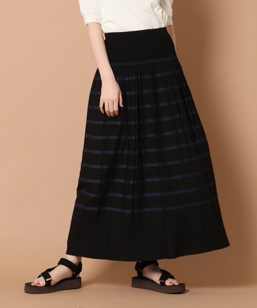 DRESSTERIOR（ドレステリア）の「◆【2WAY】リバーシブルシャーリングフレアスカート（スカート・レディース・ブラック/ブルー・38）」の18枚目の写真