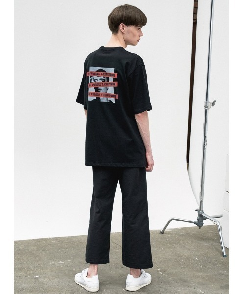 ONA（オーエヌエー）の「『ONA/オーエヌエー』IT JUST SHORT SLEEVE TEE/バックプリント半袖Tシャツ（Tシャツ/カットソー・メンズ・ホワイト/ブラック・M/L）」の19枚目の写真