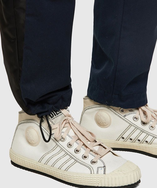 DIESEL（ディーゼル）の「メンズ イージーパンツ ミックスファブリック パッチワーク（その他パンツ・メンズ・ダークグレー/ダークブルー・SMALL/MEDIUM/X-LARGE/LARGE）」の13枚目の写真