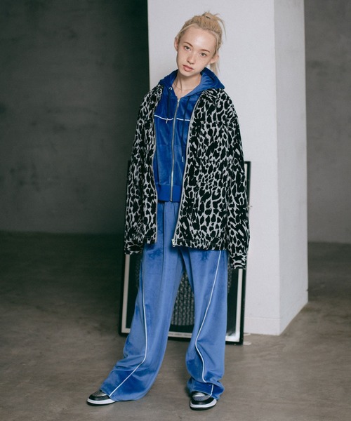 X-girl（エックスガール）の「VELOUR ZIP UP HOODIE（パーカー