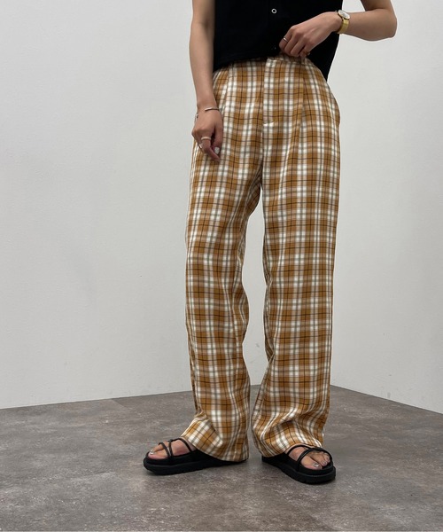 apres jour mignon(アプレジュールミニョン)の「チェックストレートパンツ【ZOZOTOWN限定アイテム】(その他パンツ・レディース・オレンジ系その他/グリーン系その他/ブラック系その他・X-LARGE/SMALL/MEDIUM)」の3枚目の写真