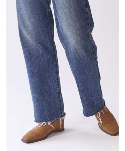 Levi's（リーバイス）の「【10周年限定】Levi's別注 セルフカットストレートデニム（デニムパンツ・レディース・ブルー・24inch/25inch/26inch）」の7枚目の写真