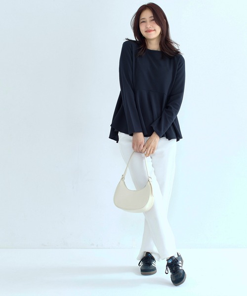 お気に入り2万越え・再入荷／エンボス加工裾フレアトップス（Tシャツ