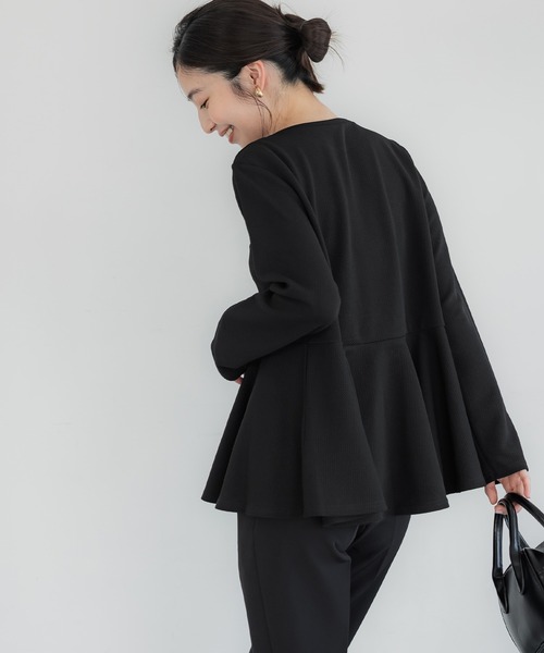 coca（coca）（コカ）の「＼お気に入り2万越え・再入荷／エンボス加工裾フレアトップス（Tシャツ/カットソー・レディース・ブラック/ライトグレー/ライトベージュ/グレー/ブラウン/ラベンダー/ネイビー・M/L/S）」の19枚目の写真