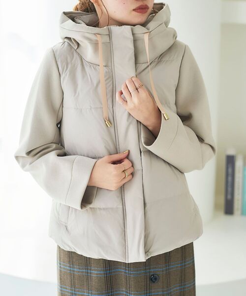 le.coeur blanc(ルクールブラン)の「【WEB限定】ボンディング×ダウンショートブルゾン(ダウンジャケット/コート・レディース・ブラック/ベージュ/ライトグリーン・38)」の9枚目の写真