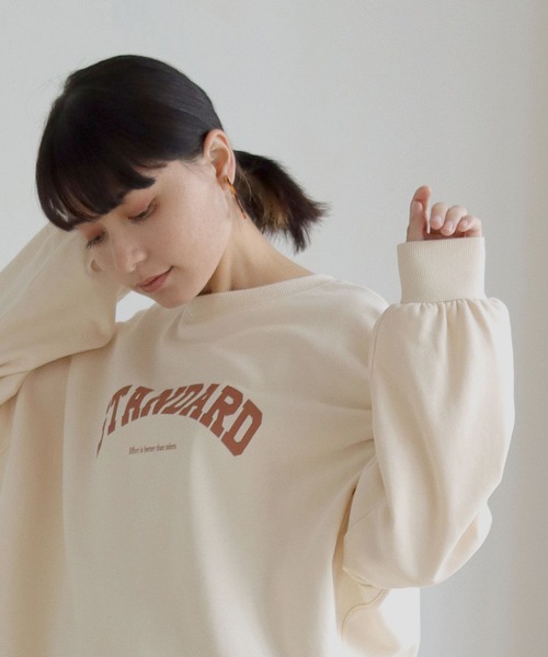 HER CLOSET(ハークローゼット)の「【shemoshelly】裏毛クルーネック"STANDARD"ロゴスウェット(スウェット・レディース・チャコールグレー/ブラック/グリーン/ヘザーグレー/ホワイト系その他・M)」の21枚目の写真