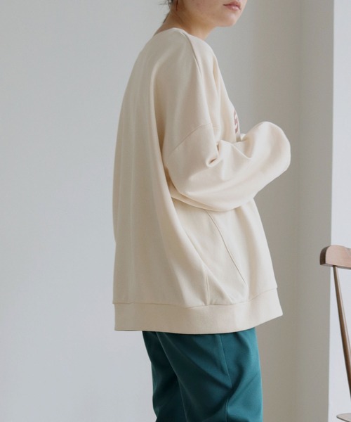 HER CLOSET(ハークローゼット)の「【shemoshelly】裏毛クルーネック"STANDARD"ロゴスウェット(スウェット・レディース・チャコールグレー/ブラック/グリーン/ヘザーグレー/ホワイト系その他・M)」の22枚目の写真