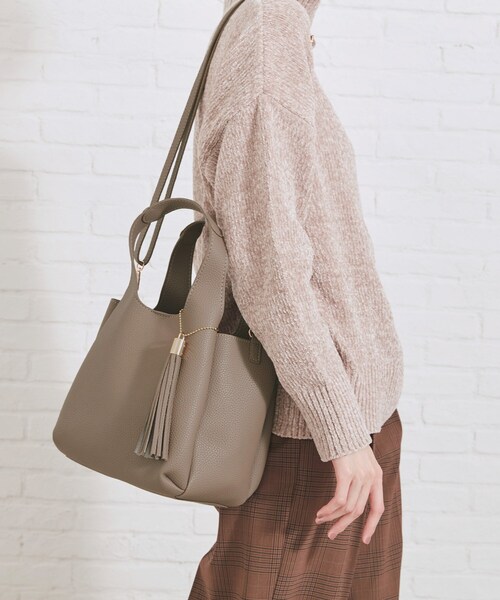 DRESKIP（ドレスキップ）の「◆タッセル付き一枚皮風クリテトート（トートバッグ・レディース・ブラック/グレー/ピンク系・00）」の5枚目の写真
