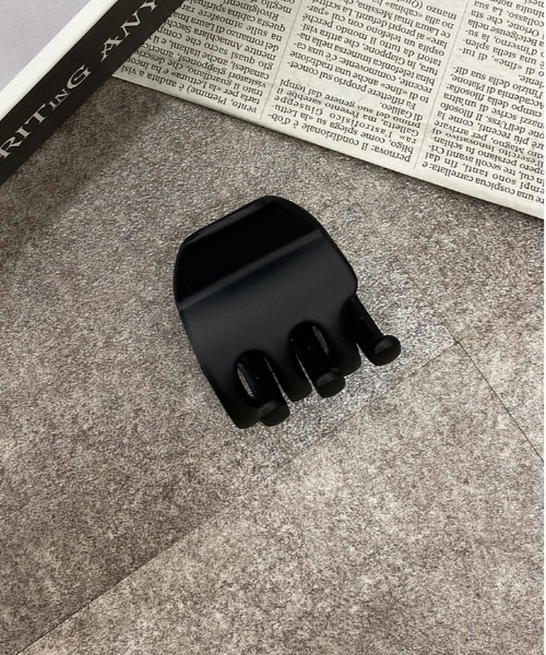 apres jour mignon（アプレジュールミニョン）の「【apresjour mignon×ARIAZ】マットカラーヘアクリップ（バレッタ/ヘアクリップ・レディース・ベージュ/モカ/ネイビー/ブラック・ONESIZE）」の2枚目の写真