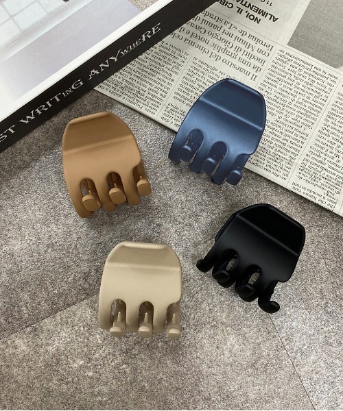 apres jour mignon（アプレジュールミニョン）の「【apresjour mignon×ARIAZ】マットカラーヘアクリップ（バレッタ/ヘアクリップ・レディース・ベージュ/モカ/ネイビー/ブラック・ONESIZE）」の7枚目の写真