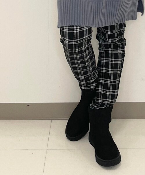 SHOO・LA・RUE（シューラルー）の「◆【M-3L】裏起毛ストレッチスキニーパンツ（その他パンツ・レディース・ブルー/ブラック系1/ブラック/ネイビー系7・04/05/03/02）」の22枚目の写真