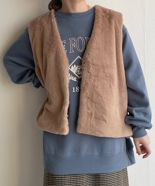 w closet(ダブルクローゼット)の「カレッジプリントBIGスエットプルオーバー(スウェット・レディース・ブルー/アイボリー/ミント/スミクロ・FREE)」の4枚目の写真