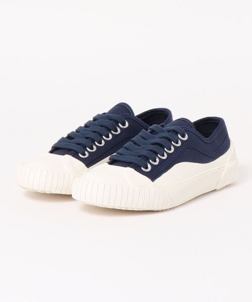 夏のお出かけに! A.P.C スニーカー 爽やかブルーとオフホワイト A.P.C.: Off-White & Blue Plain Sneakers | SSENSE