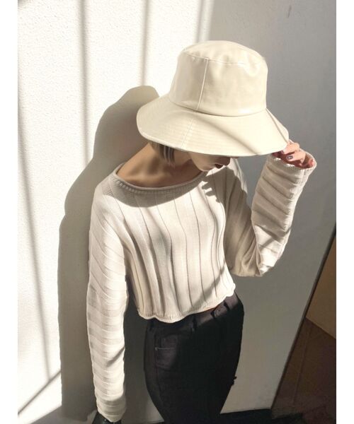 EMODA（エモダ）の「フェイクレザーバケットハット（ハット・レディース・アイボリー/ブラック・FREE）」の7枚目の写真