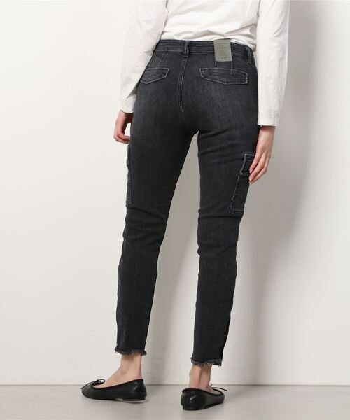 ALLSAINTS(オールセインツ)の「DURAN MID-RISE SKINNY CARGO JEANS | DURAN ミッドライズ スキニー カーゴ ジーンズ(デニムパンツ・レディース・ブラック・25/26/27/24)」の7枚目の写真