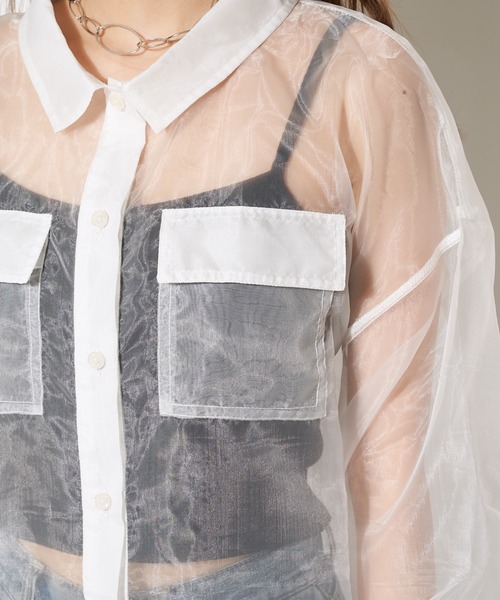 SPIRALGIRL（スパイラルガール）の「オーガンジーオーバーシャツ（シャツ/ブラウス・レディース・ブラック/オフホワイト/ブルー・FREE）」の6枚目の写真