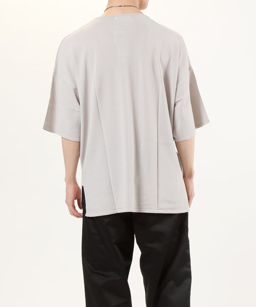 TopIsm(トップイズム)の「ワイドシルエット 接触冷感クルーネックサマーニット(ニット/セーター・メンズ・ライトグレー/ライトブルー/ブラック/ベージュ/アイボリー/ライトピンク・M/L)」の16枚目の写真