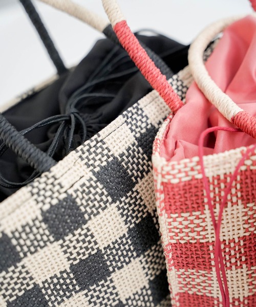 omom sot（オムオムソット）の「ギンガム トートバッグ omom sot（トートバッグ・レディース・ブラック/レッド・F）」の14枚目の写真