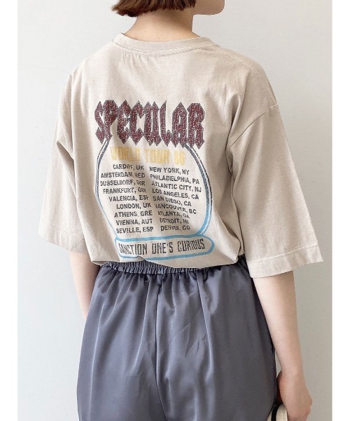 Samansa Mos2 blue(サマンサモスモスブルー)の「ロックTシャツ(Tシャツ/カットソー・レディース・オフホワイト/チャコール/キナリ・フリ-)」の2枚目の写真