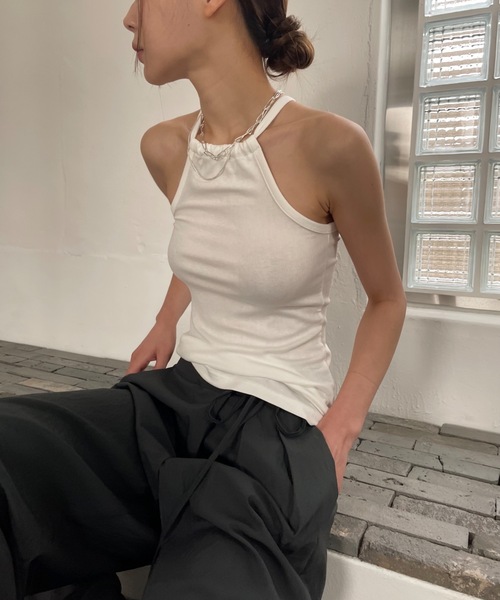 Didot.showroom(ディドット ショールーム)の「2WAYアメスリホルターキャミソール(キャミソール・レディース・ブラウン/サンドベージュ/チャコールグレー/アイボリー/ブラック・FREE)」の6枚目の写真