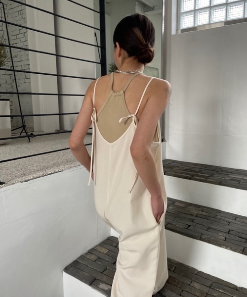 Didot.showroom(ディドット ショールーム)の「2WAYアメスリホルターキャミソール(キャミソール・レディース・ブラウン/サンドベージュ/チャコールグレー/アイボリー/ブラック・FREE)」の13枚目の写真
