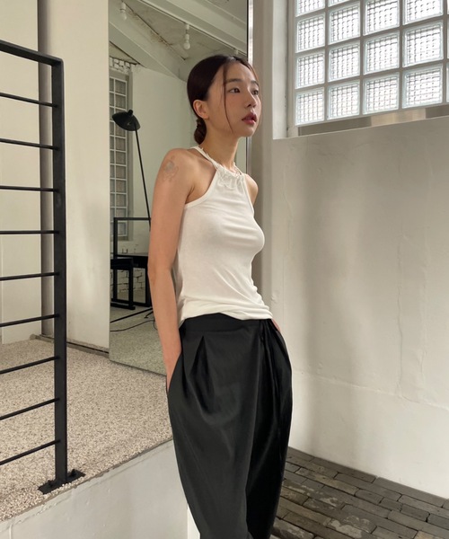 Didot.showroom(ディドット ショールーム)の「2WAYアメスリホルターキャミソール(キャミソール・レディース・ブラウン/サンドベージュ/チャコールグレー/アイボリー/ブラック・FREE)」の9枚目の写真