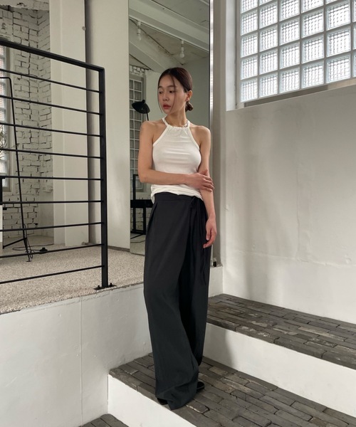 Didot.showroom(ディドット ショールーム)の「2WAYアメスリホルターキャミソール(キャミソール・レディース・ブラウン/サンドベージュ/チャコールグレー/アイボリー/ブラック・FREE)」の10枚目の写真