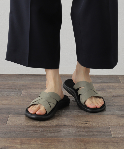 Teva(テバ)の「【Teva / テバ】VOYA SLIDE(サンダル・メンズ・カーキ/ブラック・7/100/9/XX-SMALL)」の13枚目の写真
