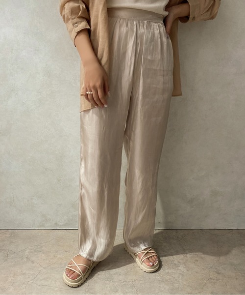 apres jour clair(アプレジュールクレア)の「【apres jour clair】サテンストレートパンツ【ZOZOTOWN限定アイテム】(その他パンツ・レディース・ブラック/アイボリー/ブラウン系その他・X-LARGE/フリー)」の2枚目の写真