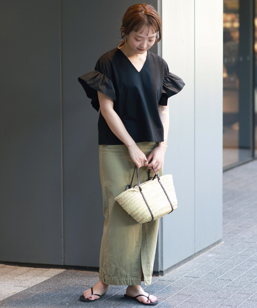 スローブイエナ カットソー フリル 黒 SLOBE IENA（スローブイエナ）の「フリルスリーブカットソー（T