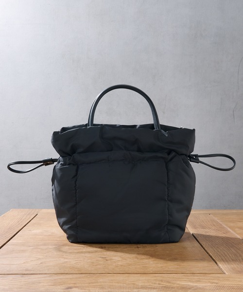 cache cache（カシュ カシュ）の「スマホショルダー付き パファートート（トートバッグ・レディース・ブラック/ベージュ・フリー）」の3枚目の写真