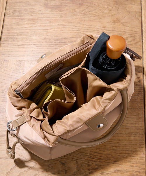 cache cache（カシュ カシュ）の「スマホショルダー付き パファートート（トートバッグ・レディース・ブラック/ベージュ・フリー）」の13枚目の写真