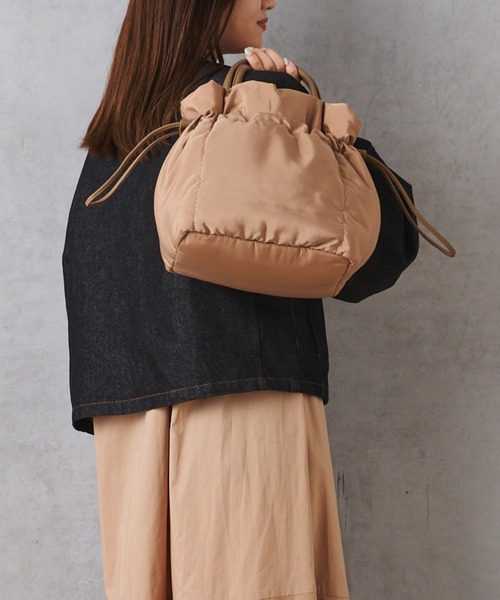 cache cache（カシュ カシュ）の「スマホショルダー付き パファートート（トートバッグ・レディース・ブラック/ベージュ・フリー）」の17枚目の写真