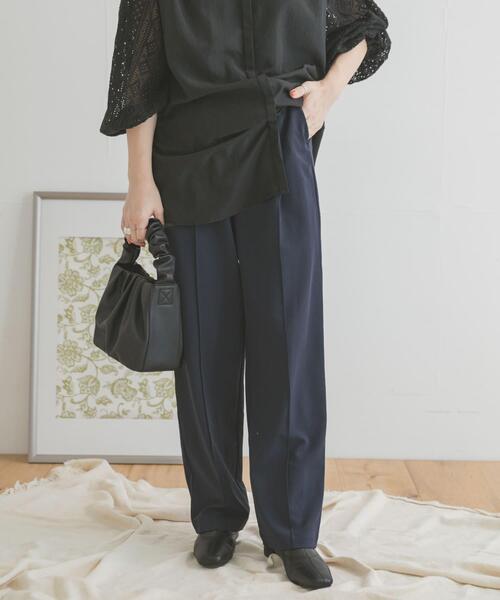 ITEMS URBANRESEARCH（アイテムズ アーバンリサーチ）の「ピンタックイージーパンツ（その他パンツ・レディース・ベージュ/ネイビー/ピンク・FREE）」の3枚目の写真