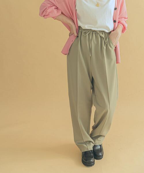 ITEMS URBANRESEARCH（アイテムズ アーバンリサーチ）の「ピンタックイージーパンツ（その他パンツ・レディース・ベージュ/ネイビー/ピンク・FREE）」の10枚目の写真