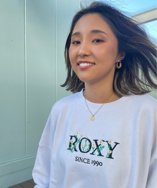 ROXY(ロキシー)の「【ZOZO限定アイテム】FLOWER EMB PULLOVER/ロキシースウェットトレーナー(スウェット・レディース・ホワイト/ネイビー/グレー・FREE)」の1枚目の写真