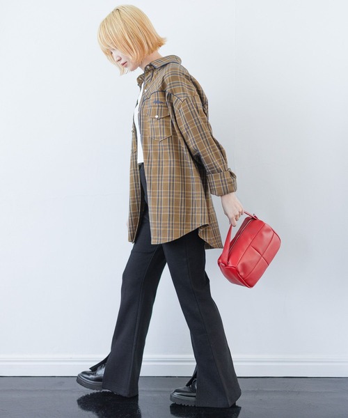 PBLIM（ページボーイリム）の「PAGEBOYLIM/スリットカットフレアパンツ（スラックス・レディース・ブラック/ブルー/ダークオレンジ・FREE）」の15枚目の写真