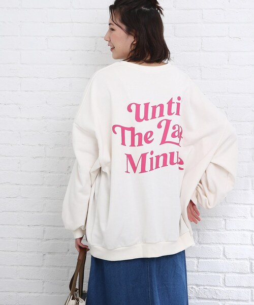 Cutie Blonde（キューティーブロンド）の「◆オーバーサイズ ロゴスウェット（スウェット・レディース・ホワイト系その他/チャコール/ライトグレー系/アイボリー系/パープル系5/オレンジ系5・00）」の2枚目の写真