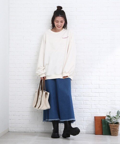 Cutie Blonde（キューティーブロンド）の「◆オーバーサイズ ロゴスウェット（スウェット・レディース・ホワイト系その他/チャコール/ライトグレー系/アイボリー系/パープル系5/オレンジ系5・00）」の17枚目の写真