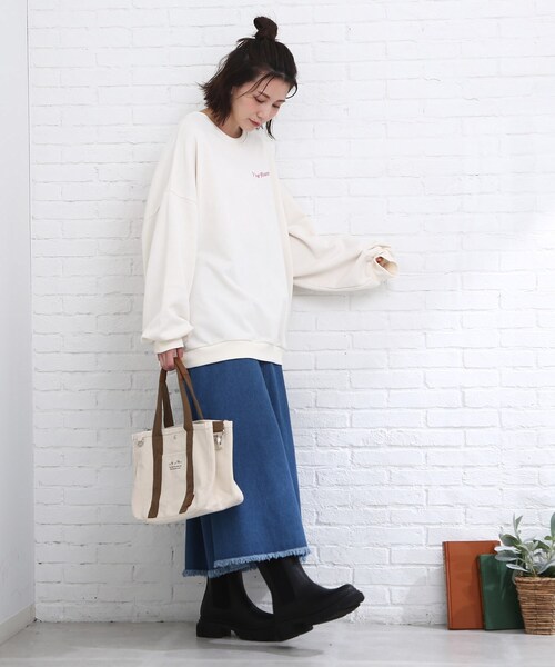 Cutie Blonde（キューティーブロンド）の「◆オーバーサイズ ロゴスウェット（スウェット・レディース・ホワイト系その他/チャコール/ライトグレー系/アイボリー系/パープル系5/オレンジ系5・00）」の18枚目の写真