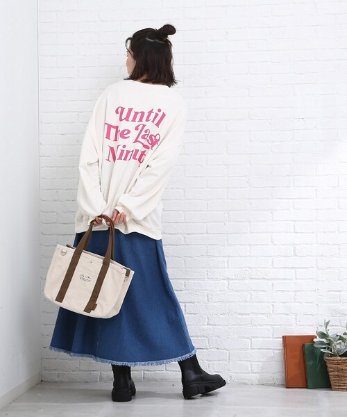 Cutie Blonde（キューティーブロンド）の「◆オーバーサイズ ロゴスウェット（スウェット・レディース・ホワイト系その他/チャコール/ライトグレー系/アイボリー系/パープル系5/オレンジ系5・00）」の19枚目の写真