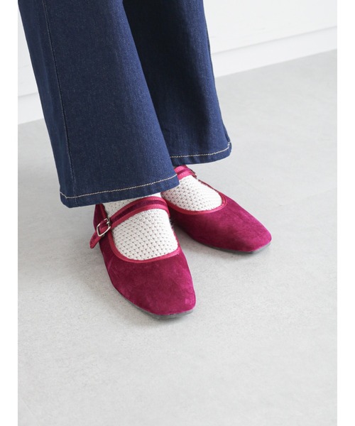 ehka sopo(エヘカソポ)の「ベロアストラップシューズ(その他シューズ・レディース・ブラック/マスタード/パープル・MEDIUM/LARGE)」の1枚目の写真