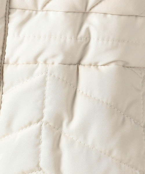 Grand PARK（グランドパーク）の「軽いロング丈　キルティングベスト（ベスト・レディース・カーキ/ベージュ/オフホワイト/ネイビー・FREE）」の22枚目の写真